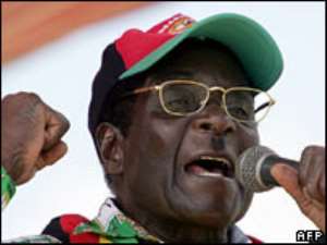 Zimbabwe: Mugabe claims 'sweeping victory'